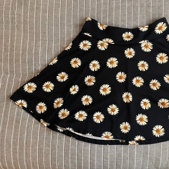 Floral Skirt - Picture 2 of 3